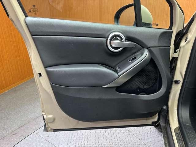 ５００Ｘ ラウンジ　限定車　ＡＣＣ　黒革シート　ディスプレイオーディオ　バックカメラ　Ｂｌｕｅｔｏｏｔｈ接続　オートライト　シートヒーター　電動シート　ＨＩＤヘッドライト　衝突軽減ブレーキ　ＢＳＭ　ＬＫＡ　ＥＴＣ　禁煙車（36枚目）