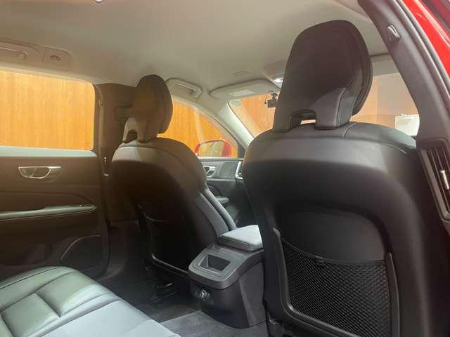 Ｖ６０ Ｔ５　モメンタム　１オーナー　純正ナビ　バックカメラ　ＡＣＣ　黒革　パワーシート　ＢＬＩＳ　自動駐車　レーンキーピングエイド　ＬＥＤヘッドライト　オートライト　電動リアゲート　ドライブレコーダー　ＥＴＣ（7枚目）