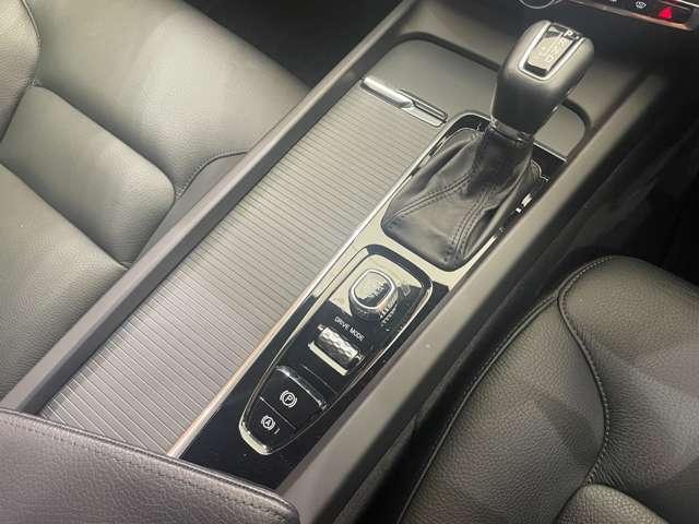 Ｖ６０ Ｔ５　モメンタム　１オーナー　純正ナビ　バックカメラ　ＡＣＣ　黒革　パワーシート　ＢＬＩＳ　自動駐車　レーンキーピングエイド　ＬＥＤヘッドライト　オートライト　電動リアゲート　ドライブレコーダー　ＥＴＣ（16枚目）
