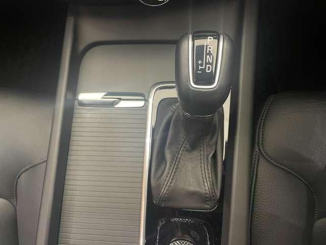 Ｖ６０ Ｔ５　モメンタム　１オーナー　純正ナビ　バックカメラ　ＡＣＣ　黒革　パワーシート　ＢＬＩＳ　自動駐車　レーンキーピングエイド　ＬＥＤヘッドライト　オートライト　電動リアゲート　ドライブレコーダー　ＥＴＣ（18枚目）