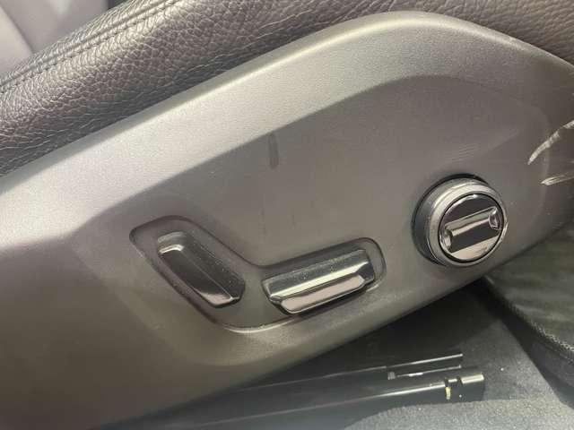 Ｖ６０ Ｔ５　モメンタム　１オーナー　純正ナビ　バックカメラ　ＡＣＣ　黒革　パワーシート　ＢＬＩＳ　自動駐車　レーンキーピングエイド　ＬＥＤヘッドライト　オートライト　電動リアゲート　ドライブレコーダー　ＥＴＣ（29枚目）