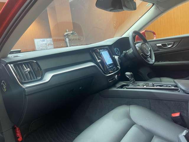 Ｖ６０ Ｔ５　モメンタム　１オーナー　純正ナビ　バックカメラ　ＡＣＣ　黒革　パワーシート　ＢＬＩＳ　自動駐車　レーンキーピングエイド　ＬＥＤヘッドライト　オートライト　電動リアゲート　ドライブレコーダー　ＥＴＣ（40枚目）