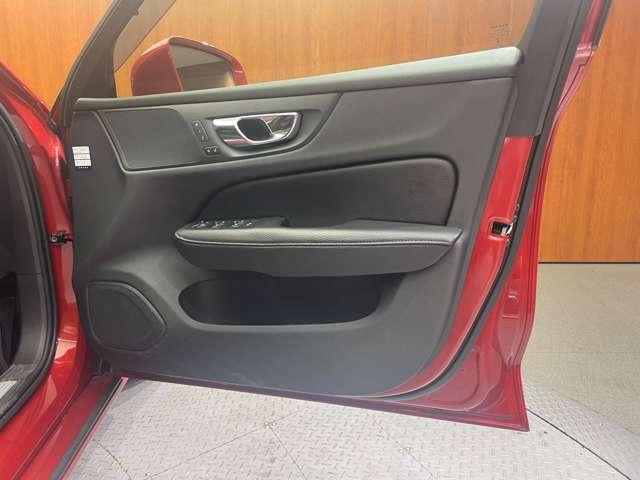 Ｖ６０ Ｔ５　モメンタム　１オーナー　純正ナビ　バックカメラ　ＡＣＣ　黒革　パワーシート　ＢＬＩＳ　自動駐車　レーンキーピングエイド　ＬＥＤヘッドライト　オートライト　電動リアゲート　ドライブレコーダー　ＥＴＣ（44枚目）