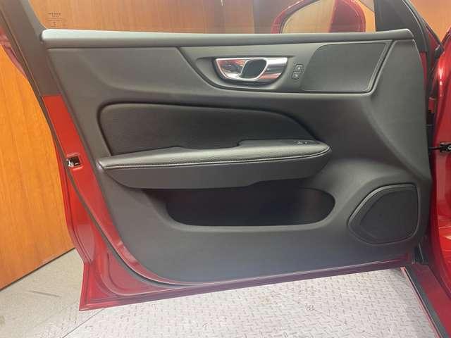 Ｖ６０ Ｔ５　モメンタム　１オーナー　純正ナビ　バックカメラ　ＡＣＣ　黒革　パワーシート　ＢＬＩＳ　自動駐車　レーンキーピングエイド　ＬＥＤヘッドライト　オートライト　電動リアゲート　ドライブレコーダー　ＥＴＣ（45枚目）