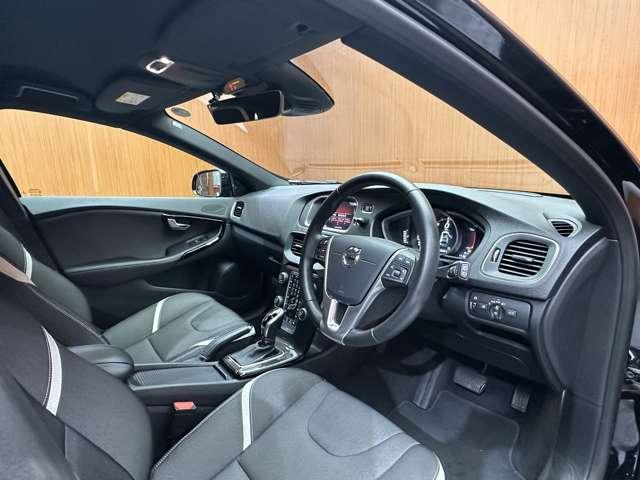 Ｖ４０ Ｄ４　ダイナミックエディション　ＡＣＣ　ＢＬＩＳ　純正ナビ　バックカメラ　メモリーパワーシート　ドライブレコーダー　ＬＥＤヘッドライト　オートライト　純正１８インチＡＷ　レーンキープアシスト　リアＰＤＣ　衝突軽減Ｂ　ＥＴＣ（5枚目）