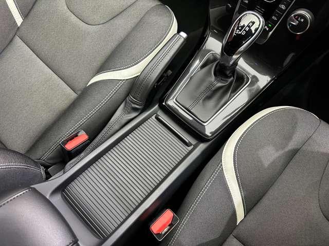 Ｖ４０ Ｄ４　ダイナミックエディション　ＡＣＣ　ＢＬＩＳ　純正ナビ　バックカメラ　メモリーパワーシート　ドライブレコーダー　ＬＥＤヘッドライト　オートライト　純正１８インチＡＷ　レーンキープアシスト　リアＰＤＣ　衝突軽減Ｂ　ＥＴＣ（15枚目）