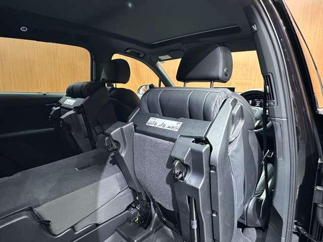 Ｑ７ ５５ＴＦＳＩクワトロ　Ｓライン　７シーターＰＫＧ　パノラマＳＲ　マトリクスＬＥＤ　黒革シート　ＡＣＣ　ナビ　３６０°　Ｂｌｕｅｔｏｏｔｈ接続　電動シート　シートＨ　純正２１インチＡＷ　バーチャルコックピット（10枚目）