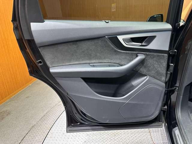 Ｑ７ ５５ＴＦＳＩクワトロ　Ｓライン　７シーターＰＫＧ　パノラマＳＲ　マトリクスＬＥＤ　黒革シート　ＡＣＣ　ナビ　３６０°　Ｂｌｕｅｔｏｏｔｈ接続　電動シート　シートＨ　純正２１インチＡＷ　バーチャルコックピット（51枚目）