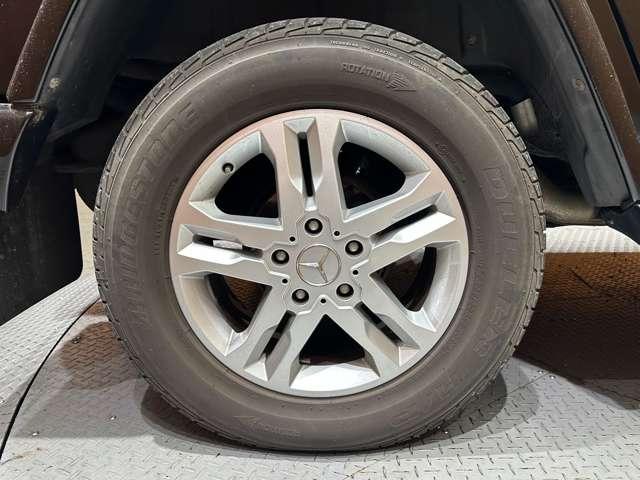 Ｇクラス Ｇ３５０　ブルーテック　ラグジュアリーＰＫＧ　ＳＲ　１オーナー　純正ナビ　バックカメラ　ＡＣＣ　黒革　シートヒーター　メモリーパワーシート　ｈ／ｋサウンド　ＢＳＭ　キセノンヘッドライト　オートライト　純正１８インチＡＷ（56枚目）