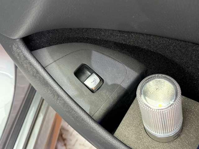 ＣＬＳクラス ＣＬＳ２２０ｄ　スポーツ　エクスクルーシブパッケージ　サンルーフ　黒革シート　３６０°カメラ　ベンチレーション　シートヒーター　パワーシート　ＨＵＤ　パワートランク　Ｂｕｒｍｅｓｔｅｒ　レーダーセーフティＰＫＧ　エアバランスＰＫＧ　キーレスゴー（28枚目）