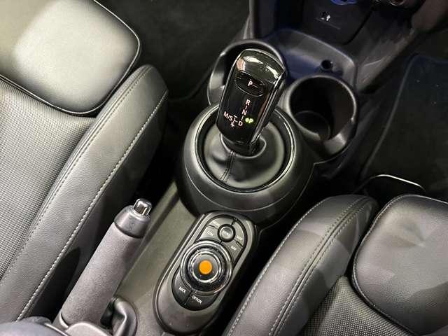 ＭＩＮＩ クーパーＤ　ストリートスタイル　黒革シート　専用アルミホイール　純正ナビ　バックカメラ　ＰＤＣ　コンフォートアクセス　シートヒーター　ペッパーＰＫＧ　ＬＥＤヘッドライト　ＥＴＣ（15枚目）
