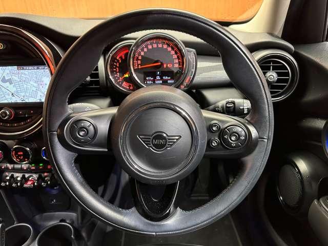 ＭＩＮＩ クーパーＤ　ストリートスタイル　黒革シート　専用アルミホイール　純正ナビ　バックカメラ　ＰＤＣ　コンフォートアクセス　シートヒーター　ペッパーＰＫＧ　ＬＥＤヘッドライト　ＥＴＣ（18枚目）