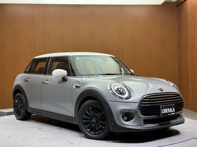 ＭＩＮＩ クーパーＤ　ストリートスタイル　黒革シート　専用アルミホイール　純正ナビ　バックカメラ　ＰＤＣ　コンフォートアクセス　シートヒーター　ペッパーＰＫＧ　ＬＥＤヘッドライト　ＥＴＣ（46枚目）