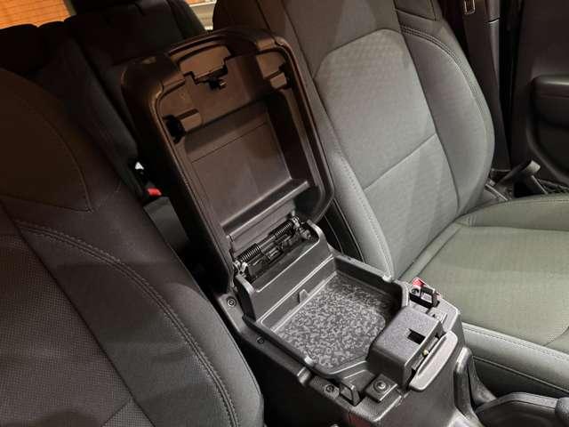 ジープ・ラングラーアンリミテッド スポーツ クルーズコントロール ディスプレイオーディオ CarPlay Bluetooth接続 サイドカメラ バックカメラ プッシュスタート スマートキー オートライト パークアシスト ETC 禁煙車(16枚目)
