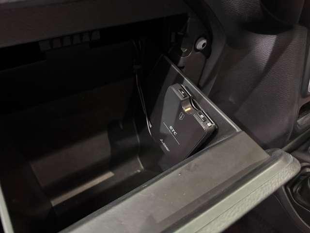 ジープ・ラングラーアンリミテッド スポーツ クルーズコントロール ディスプレイオーディオ CarPlay Bluetooth接続 サイドカメラ バックカメラ プッシュスタート スマートキー オートライト パークアシスト ETC 禁煙車(30枚目)