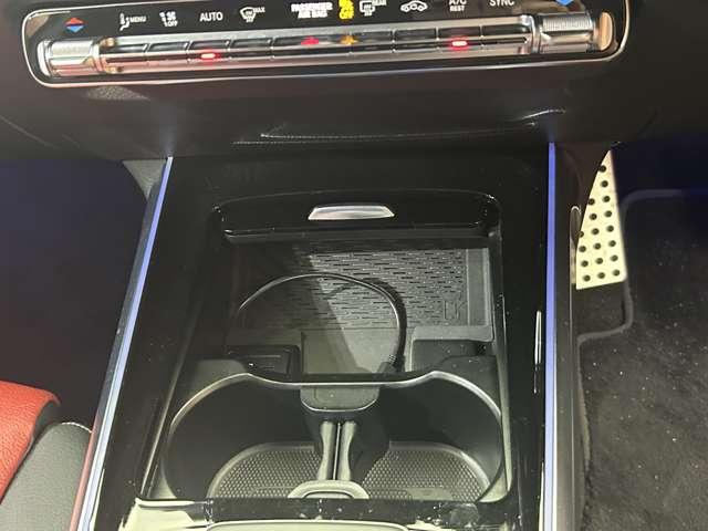 ＧＬＢ ＧＬＢ２００ｄ　４マチック　ＡＭＧライン　パノラマＳＲ　ＡＭＧレザーエクスクルーシブＰＫＧ　純正ナビ　３６０°カメラ　ＡＣＣ　ＢＳＭ　シートヒーター　パワーシート　ＬＥＤヘッドライト　ハイビームアシスト　電動リアゲート　ＥＴＣ　パドルシフト（14枚目）