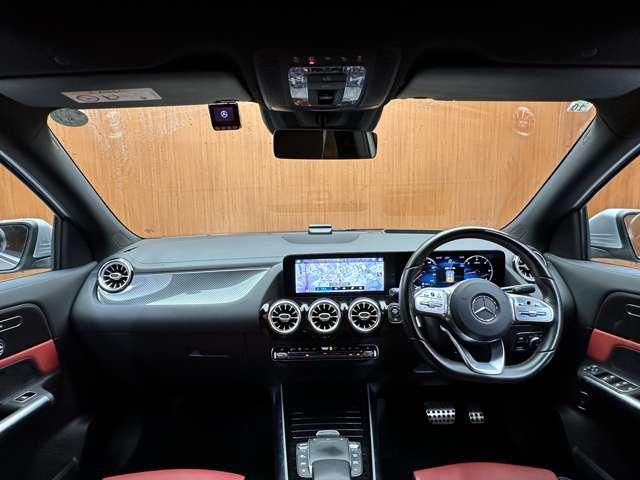 ＧＬＡクラス ＧＬＡ２００ｄ　４マチック　ＡＭＧライン　パノラマＳＲ　ＡＭＧレザーＥＸＣ　アドバンスドＰ　ＨＵＤ　純正ナビ　３６０°カメラ　ＡＣＣ　ＢＳＭ　シートヒーター　パワーシート　ＬＥＤヘッドライト　オートライト　電動リアゲート　パーキングアシスト（4枚目）