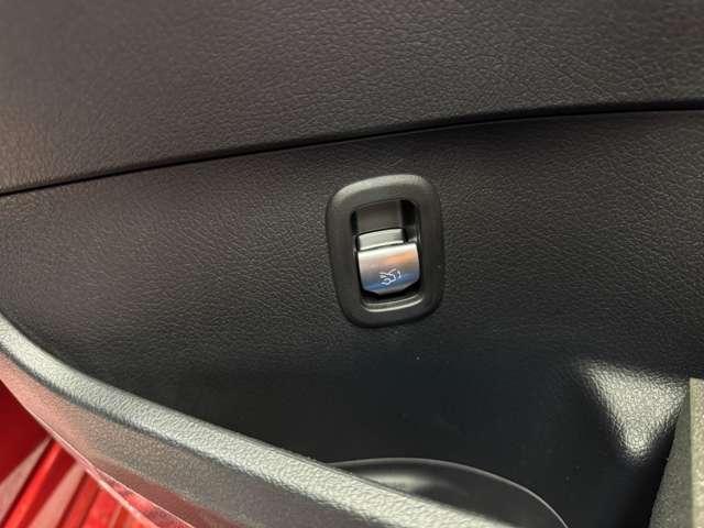 Ｃクラスステーションワゴン Ｃ２２０ｄ　ワゴンアバンギャルド　ＡＭＧライン　パノラマＳＲ　ベーシックＰＫＧ　１オーナー　ＨＵＤ　純正ナビ　３６０°カメラ　ＡＣＣ　ＢＳＭ　半革　シートヒーター　パワーシート　ＬＥＤヘッドライト　ハイビームアシスト　電動リアゲート　ＥＴＣ（31枚目）