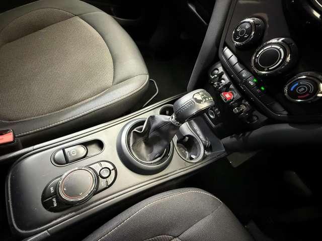 MINI クロスオーバー バッキンガム インテリジェントセーフティ 純正ナビ クルーズコントロール LEDヘッドライト オートライト スマートキー 純正16インチAW ETC 横滑り防止機能 アイドリングストップ Bluetooth(13枚目)