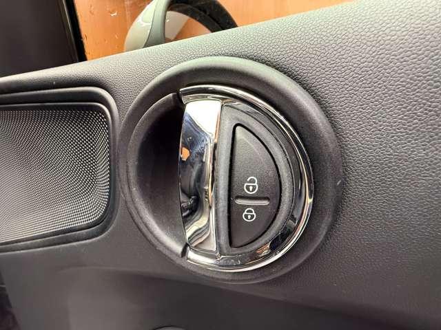 MINI クロスオーバー バッキンガム インテリジェントセーフティ 純正ナビ クルーズコントロール LEDヘッドライト オートライト スマートキー 純正16インチAW ETC 横滑り防止機能 アイドリングストップ Bluetooth(23枚目)