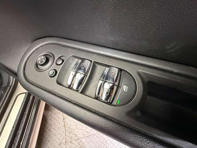 MINI クロスオーバー バッキンガム インテリジェントセーフティ 純正ナビ クルーズコントロール LEDヘッドライト オートライト スマートキー 純正16インチAW ETC 横滑り防止機能 アイドリングストップ Bluetooth(24枚目)