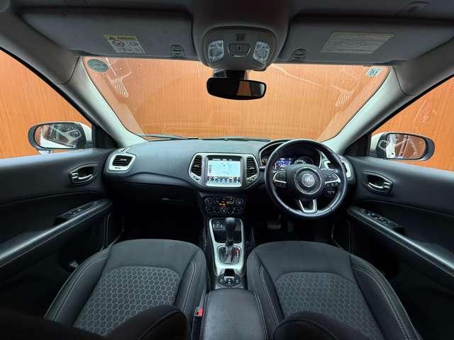 ジープ・コンパス ロンジチュード ACC 純正ナビ バックカメラ パーキングアシスト レーンアシスト ブラインドスポットアシスト ヒーテッドドアミラー 純正17インチAW ETC 電動パーキングブレーキ 横滑り防止機能(4枚目)