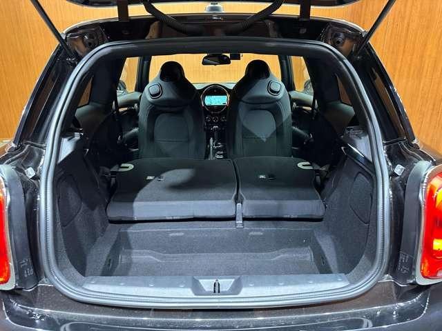 ＭＩＮＩ ジョンクーパーワークス　６速ＭＴ　クルーズコントロール　ヘッドアップディスプレイ　ナビ　Ｂカメラ　Ｂｌｕｅｔｏｏｔｈ接続　リアＰＤＣ　　ＬＥＤヘッドライト　エクステリアミラーＰＫＧ　１８インチＡＷ　ミラー内蔵ＥＴＣ　ドラレコ（38枚目）