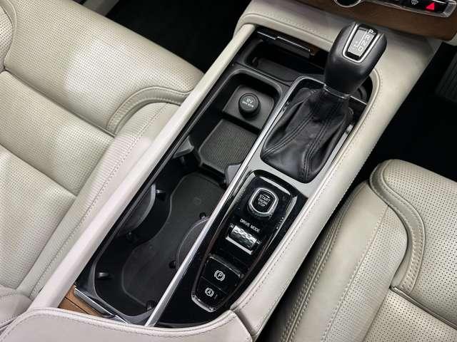 XC90 D5 AWD インスクリプション 白革シート harmankardonサウンド HUD ACC ナビ TV 360°Bluetooth接続 シートヒーター ステアリングH 自動駐車 電動リアゲート 衝突軽減B BSM LKA ETC(17枚目)
