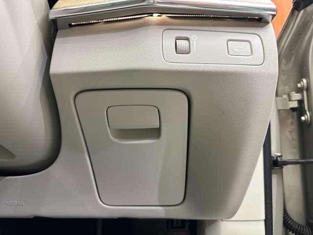 XC90 D5 AWD インスクリプション 白革シート harmankardonサウンド HUD ACC ナビ TV 360°Bluetooth接続 シートヒーター ステアリングH 自動駐車 電動リアゲート 衝突軽減B BSM LKA ETC(27枚目)