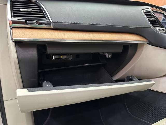 XC90 D5 AWD インスクリプション 白革シート harmankardonサウンド HUD ACC ナビ TV 360°Bluetooth接続 シートヒーター ステアリングH 自動駐車 電動リアゲート 衝突軽減B BSM LKA ETC(36枚目)