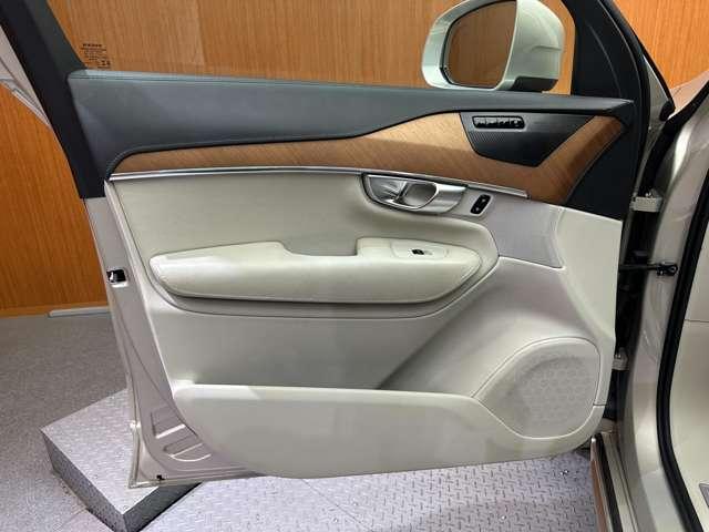 XC90 D5 AWD インスクリプション 白革シート harmankardonサウンド HUD ACC ナビ TV 360°Bluetooth接続 シートヒーター ステアリングH 自動駐車 電動リアゲート 衝突軽減B BSM LKA ETC(45枚目)