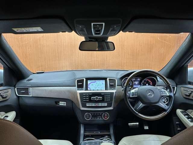 ＧＬクラス ＧＬ３５０　ブルテク４マチックレザーエクスクルシブＰ　パノラマＳＲ　白革シート　ディストロニックプラス　ナビ　ＴＶ　３６０°カメラ　電動リアゲート　パワーシート　シートＨ　　キーレスゴー　　レーンアシスト　ブラインドスポット　ＥＴＣ　レーダーセーフティＰ（4枚目）