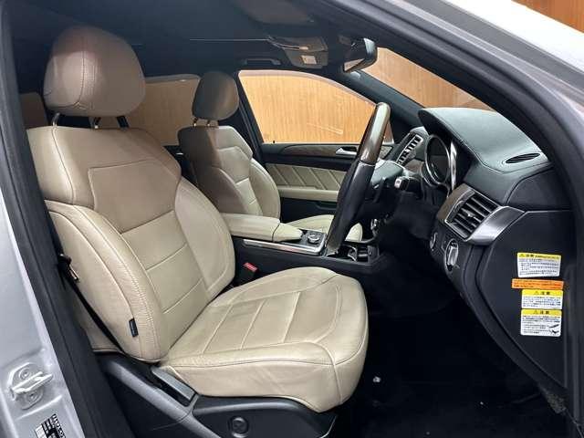 ＧＬクラス ＧＬ３５０　ブルテク４マチックレザーエクスクルシブＰ　パノラマＳＲ　白革シート　ディストロニックプラス　ナビ　ＴＶ　３６０°カメラ　電動リアゲート　パワーシート　シートＨ　　キーレスゴー　　レーンアシスト　ブラインドスポット　ＥＴＣ　レーダーセーフティＰ（6枚目）