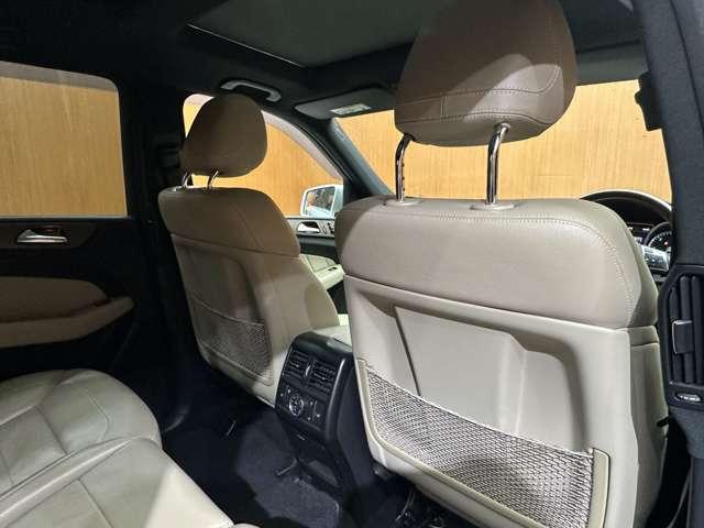 ＧＬクラス ＧＬ３５０　ブルテク４マチックレザーエクスクルシブＰ　パノラマＳＲ　白革シート　ディストロニックプラス　ナビ　ＴＶ　３６０°カメラ　電動リアゲート　パワーシート　シートＨ　　キーレスゴー　　レーンアシスト　ブラインドスポット　ＥＴＣ　レーダーセーフティＰ（8枚目）