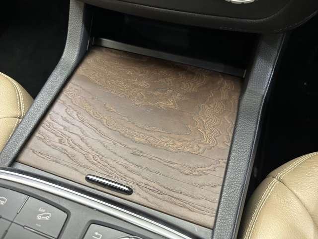 ＧＬクラス ＧＬ３５０　ブルテク４マチックレザーエクスクルシブＰ　パノラマＳＲ　白革シート　ディストロニックプラス　ナビ　ＴＶ　３６０°カメラ　電動リアゲート　パワーシート　シートＨ　　キーレスゴー　　レーンアシスト　ブラインドスポット　ＥＴＣ　レーダーセーフティＰ（17枚目）