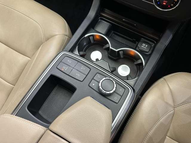 ＧＬクラス ＧＬ３５０　ブルテク４マチックレザーエクスクルシブＰ　パノラマＳＲ　白革シート　ディストロニックプラス　ナビ　ＴＶ　３６０°カメラ　電動リアゲート　パワーシート　シートＨ　　キーレスゴー　　レーンアシスト　ブラインドスポット　ＥＴＣ　レーダーセーフティＰ（18枚目）