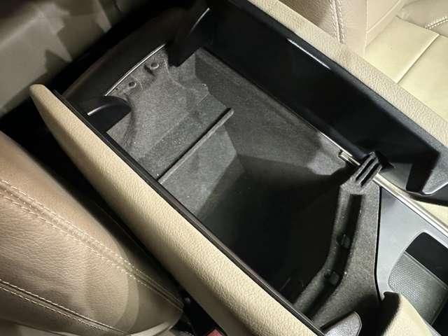 ＧＬクラス ＧＬ３５０　ブルテク４マチックレザーエクスクルシブＰ　パノラマＳＲ　白革シート　ディストロニックプラス　ナビ　ＴＶ　３６０°カメラ　電動リアゲート　パワーシート　シートＨ　　キーレスゴー　　レーンアシスト　ブラインドスポット　ＥＴＣ　レーダーセーフティＰ（20枚目）