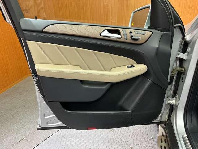 ＧＬクラス ＧＬ３５０　ブルテク４マチックレザーエクスクルシブＰ　パノラマＳＲ　白革シート　ディストロニックプラス　ナビ　ＴＶ　３６０°カメラ　電動リアゲート　パワーシート　シートＨ　　キーレスゴー　　レーンアシスト　ブラインドスポット　ＥＴＣ　レーダーセーフティＰ（46枚目）