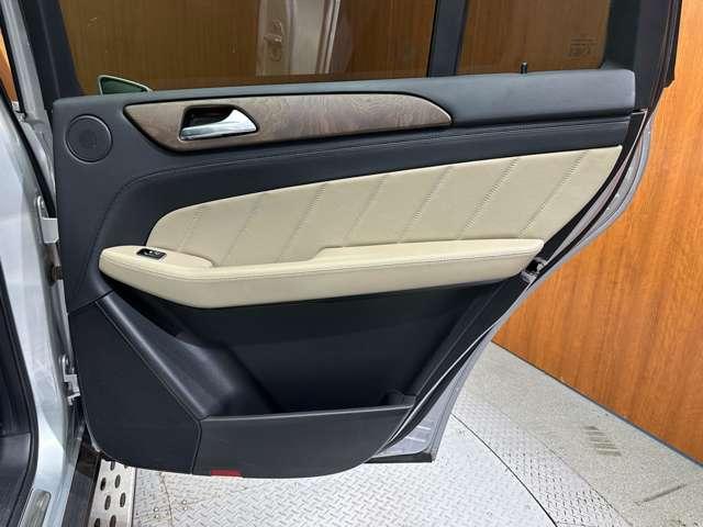 ＧＬクラス ＧＬ３５０　ブルテク４マチックレザーエクスクルシブＰ　パノラマＳＲ　白革シート　ディストロニックプラス　ナビ　ＴＶ　３６０°カメラ　電動リアゲート　パワーシート　シートＨ　　キーレスゴー　　レーンアシスト　ブラインドスポット　ＥＴＣ　レーダーセーフティＰ（47枚目）