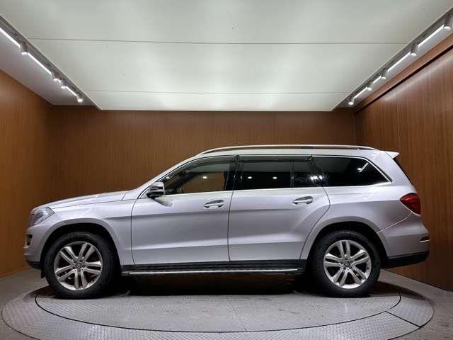 ＧＬクラス ＧＬ３５０　ブルテク４マチックレザーエクスクルシブＰ　パノラマＳＲ　白革シート　ディストロニックプラス　ナビ　ＴＶ　３６０°カメラ　電動リアゲート　パワーシート　シートＨ　　キーレスゴー　　レーンアシスト　ブラインドスポット　ＥＴＣ　レーダーセーフティＰ（59枚目）