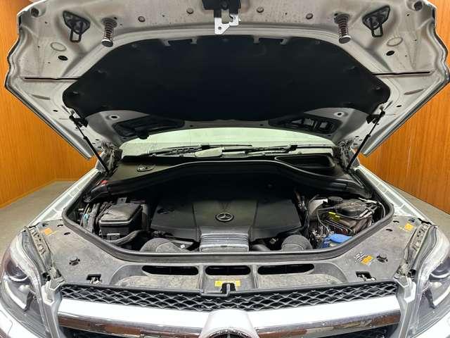 ＧＬクラス ＧＬ３５０　ブルテク４マチックレザーエクスクルシブＰ　パノラマＳＲ　白革シート　ディストロニックプラス　ナビ　ＴＶ　３６０°カメラ　電動リアゲート　パワーシート　シートＨ　　キーレスゴー　　レーンアシスト　ブラインドスポット　ＥＴＣ　レーダーセーフティＰ（72枚目）