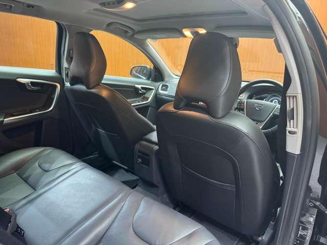 Ｖ６０ Ｄ４　クラシック　サンルーフ　純正ナビ　バックカメラ　ＰＤＣ　ＡＣＣ　ＢＬＩＳ　黒革　シートヒーター　パワーシート　キセノンヘッドライト　オートライト　ＥＴＣ　レーンキーピングエイド　アイドリングストップ（7枚目）