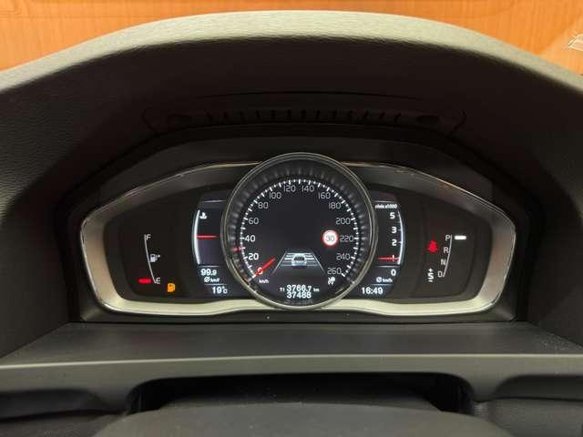 Ｖ６０ Ｄ４　クラシック　サンルーフ　純正ナビ　バックカメラ　ＰＤＣ　ＡＣＣ　ＢＬＩＳ　黒革　シートヒーター　パワーシート　キセノンヘッドライト　オートライト　ＥＴＣ　レーンキーピングエイド　アイドリングストップ（20枚目）