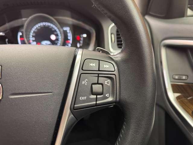 Ｖ６０ Ｄ４　クラシック　サンルーフ　純正ナビ　バックカメラ　ＰＤＣ　ＡＣＣ　ＢＬＩＳ　黒革　シートヒーター　パワーシート　キセノンヘッドライト　オートライト　ＥＴＣ　レーンキーピングエイド　アイドリングストップ（21枚目）