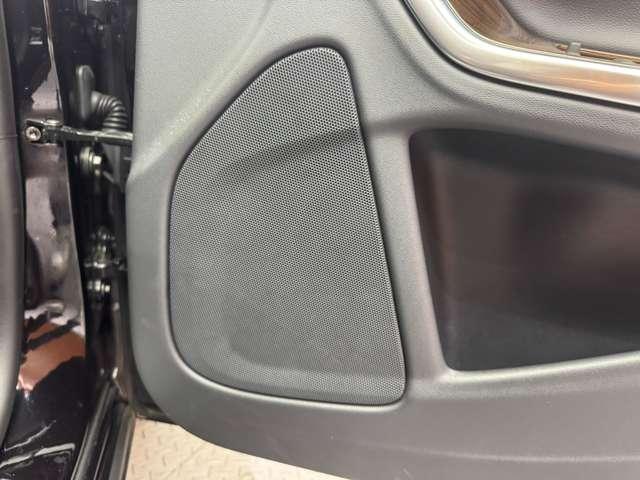 Ｖ６０ Ｄ４　クラシック　サンルーフ　純正ナビ　バックカメラ　ＰＤＣ　ＡＣＣ　ＢＬＩＳ　黒革　シートヒーター　パワーシート　キセノンヘッドライト　オートライト　ＥＴＣ　レーンキーピングエイド　アイドリングストップ（28枚目）