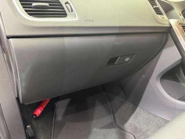 Ｖ６０ Ｄ４　クラシック　サンルーフ　純正ナビ　バックカメラ　ＰＤＣ　ＡＣＣ　ＢＬＩＳ　黒革　シートヒーター　パワーシート　キセノンヘッドライト　オートライト　ＥＴＣ　レーンキーピングエイド　アイドリングストップ（36枚目）