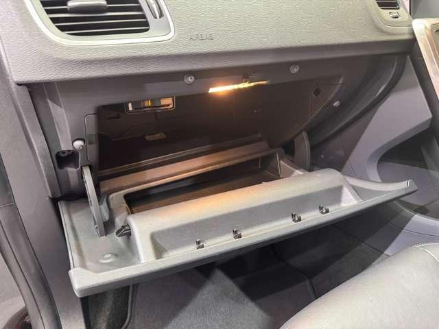 Ｖ６０ Ｄ４　クラシック　サンルーフ　純正ナビ　バックカメラ　ＰＤＣ　ＡＣＣ　ＢＬＩＳ　黒革　シートヒーター　パワーシート　キセノンヘッドライト　オートライト　ＥＴＣ　レーンキーピングエイド　アイドリングストップ（37枚目）