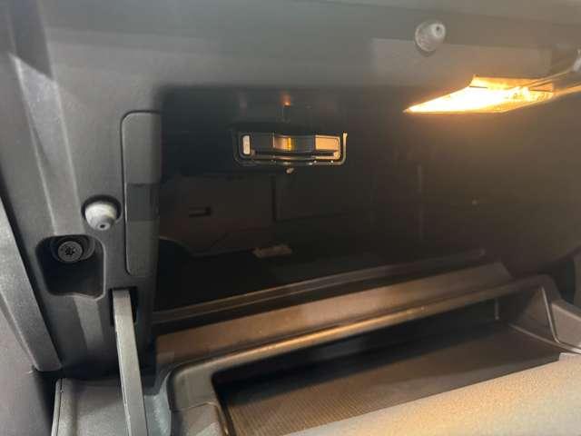 Ｖ６０ Ｄ４　クラシック　サンルーフ　純正ナビ　バックカメラ　ＰＤＣ　ＡＣＣ　ＢＬＩＳ　黒革　シートヒーター　パワーシート　キセノンヘッドライト　オートライト　ＥＴＣ　レーンキーピングエイド　アイドリングストップ（38枚目）