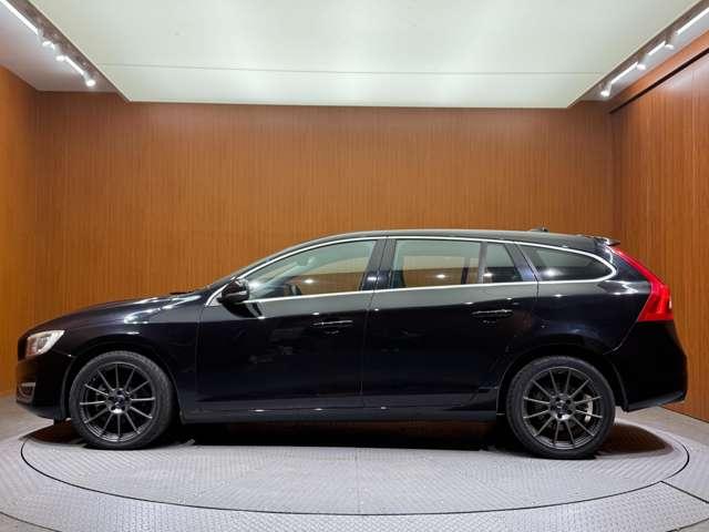 Ｖ６０ Ｄ４　クラシック　サンルーフ　純正ナビ　バックカメラ　ＰＤＣ　ＡＣＣ　ＢＬＩＳ　黒革　シートヒーター　パワーシート　キセノンヘッドライト　オートライト　ＥＴＣ　レーンキーピングエイド　アイドリングストップ（53枚目）