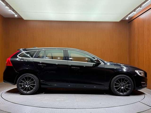 Ｖ６０ Ｄ４　クラシック　サンルーフ　純正ナビ　バックカメラ　ＰＤＣ　ＡＣＣ　ＢＬＩＳ　黒革　シートヒーター　パワーシート　キセノンヘッドライト　オートライト　ＥＴＣ　レーンキーピングエイド　アイドリングストップ（54枚目）